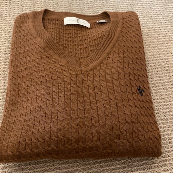 harry vardor Other - HARRY VARDOR 💯 WOOL BRAIDED SWEATER WITH BLACK FLORDALEE. NEVER WORN